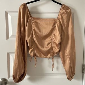 Blouse. Can be sdjusted. Crop